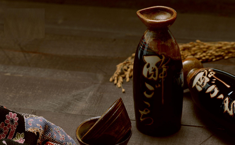 Nó là một đặc sản của ẩm thực Đài Loan và có hương vị rượu gạo rất đặc trưng. Rượu Thiệu Hưng được làm từ gạo Bồng Lai lên men và nước tinh khiết từ miền tây Đài Loan. Loại rượu này, được pha chế vừa phải, mang đến hương vị thơm ngon và màu sắc trong trẻo sẽ làm xiêu lòng bất cứ ai thưởng thức.