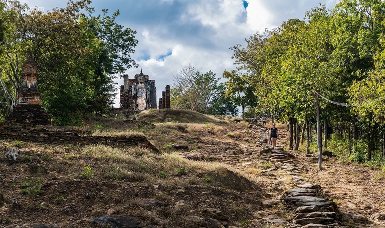 Wat Saphan Hin - Trip14.com